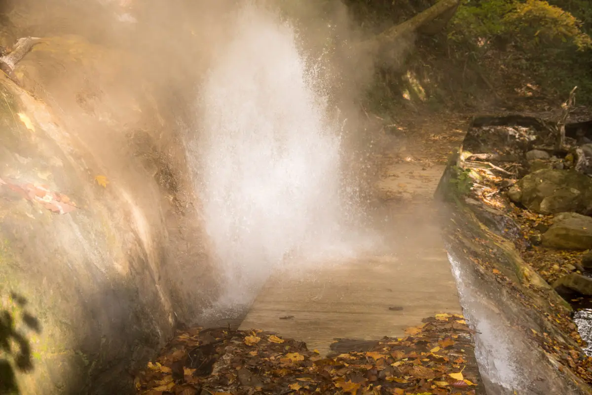 Megama/Ogama Geysers at Onikōbe