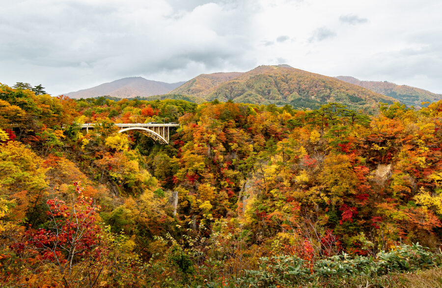 naruko-gorge-autumn-colors-visit-miyagi
